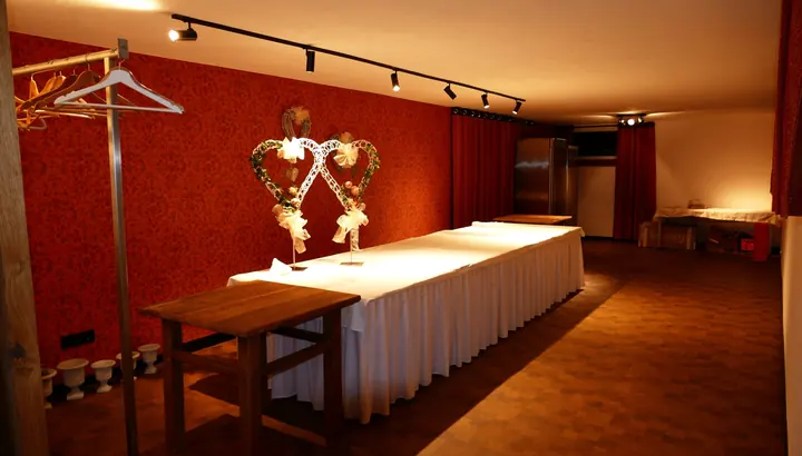 Buffet- und Garderobenbereich