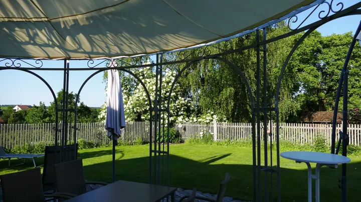 Blick aus dem Romantikpavillon